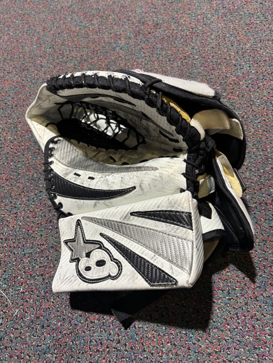 Used Regular Brians Zero G Intermediate Goalie Glove