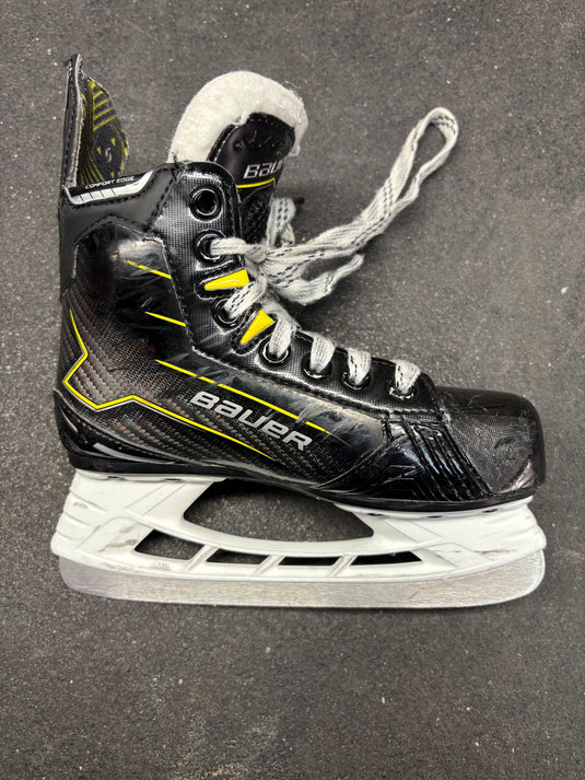 Used Bauer Supreme M40 YTH. 13d Hockey Skates