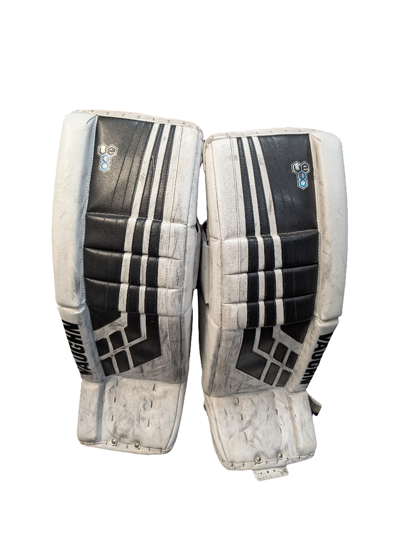 Load image into Gallery viewer, Used Vaughn Velocity VE8 31+2" Intermediate Hockey Goalie Leg Pads