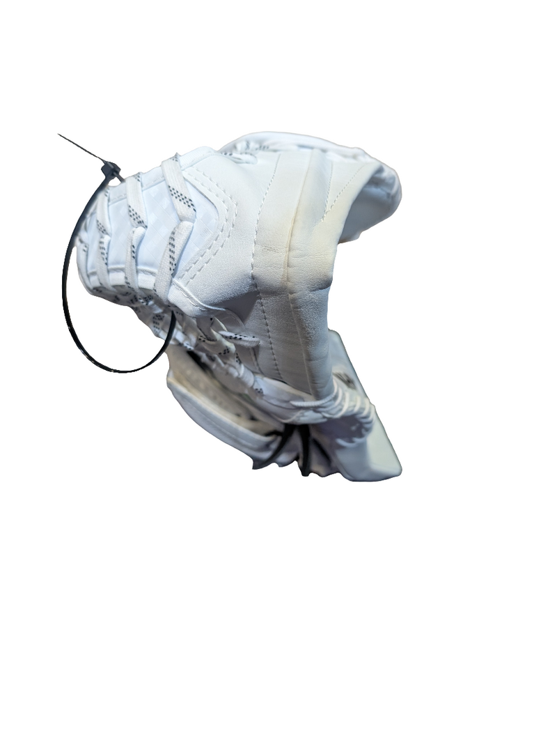 Load image into Gallery viewer, Used Vaughn SLR 3 Regular Junior Hockey Goalie Glove