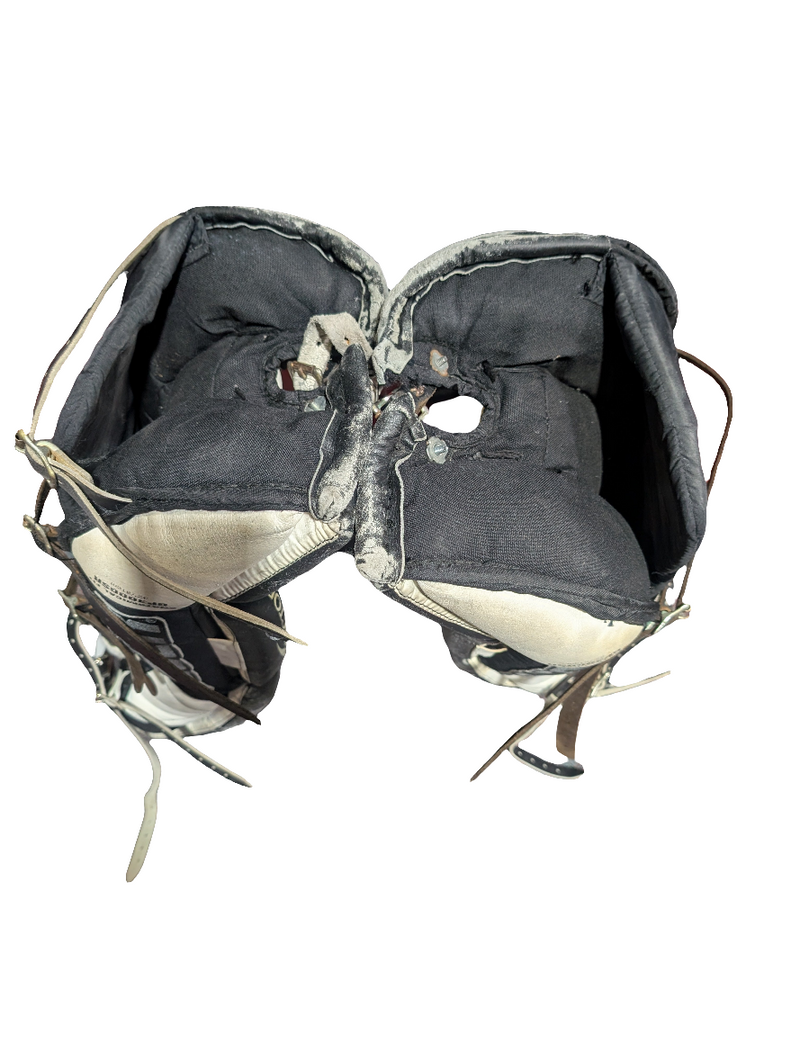 Load image into Gallery viewer, Used Bauer Reactor 3 32" Hockey Goalie Leg Pads