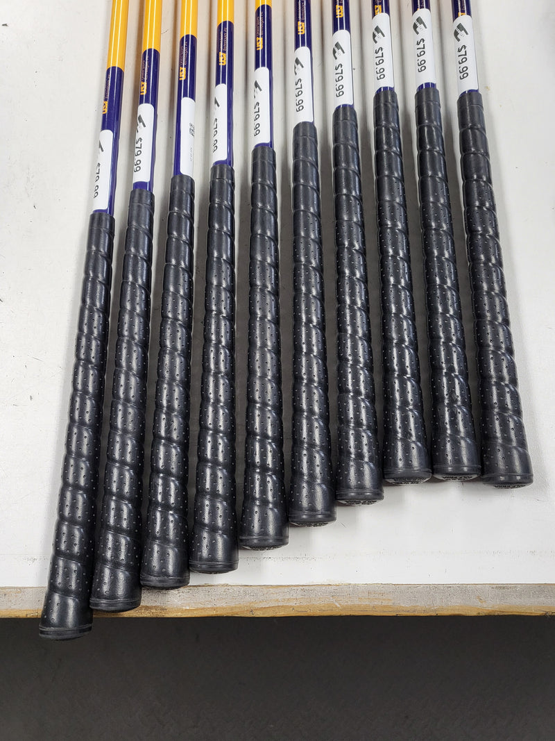 Load image into Gallery viewer, Used Maxfli Revolution Black Dot 3-PW Iron Set