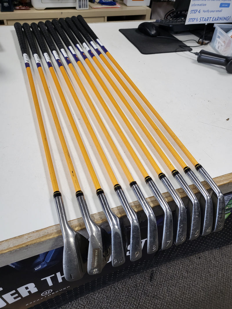 Load image into Gallery viewer, Used Maxfli Revolution Black Dot 3-PW Iron Set