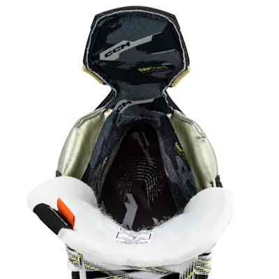 Load image into Gallery viewer, CCM Tacks AS-V Hockey Skates Intermediate