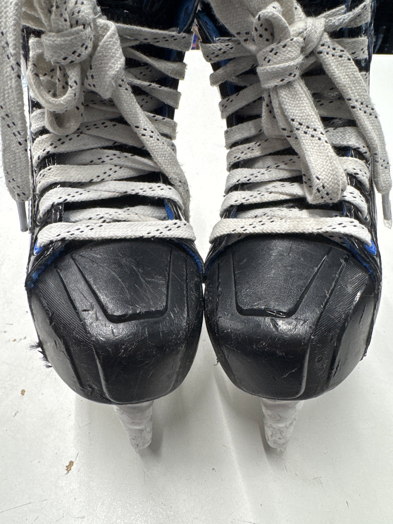 Load image into Gallery viewer, Used Bauer Nexus N2900 Jr. Hockey Skates

