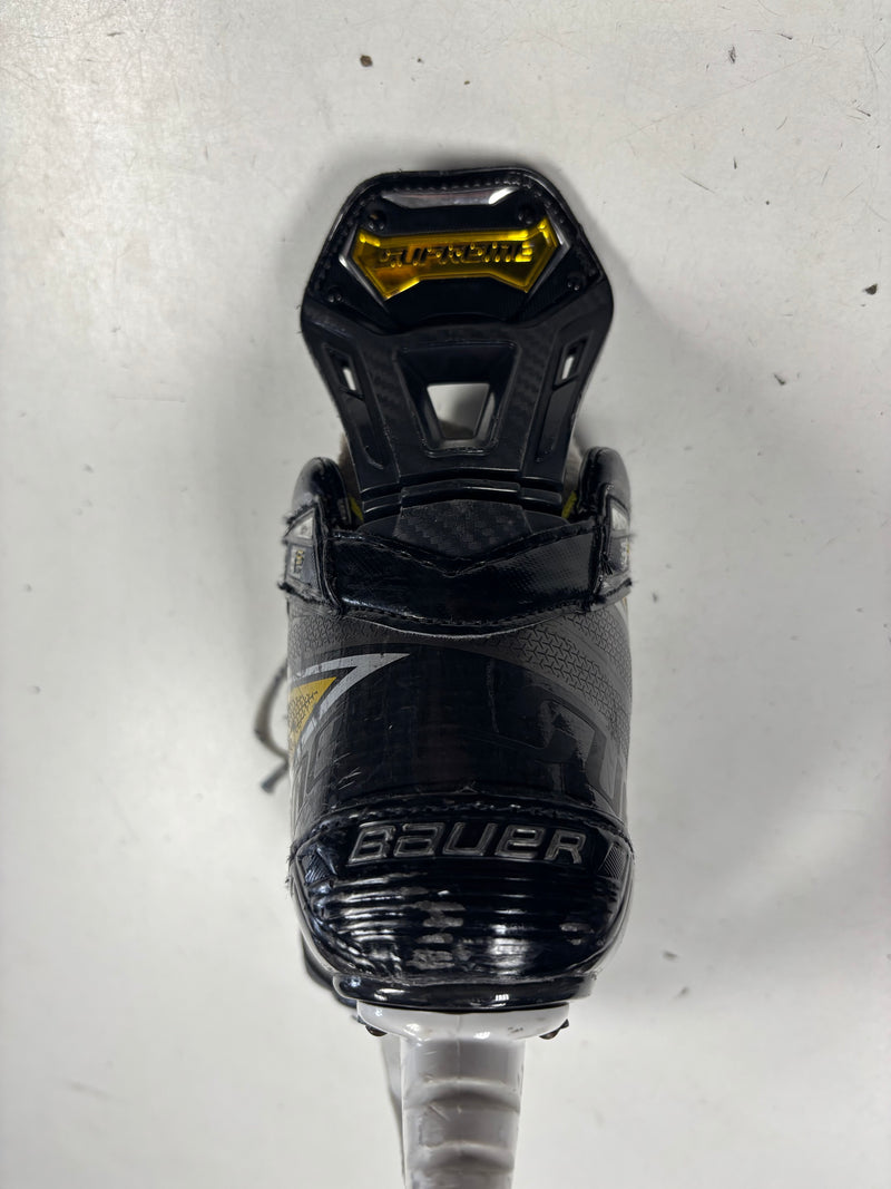 Load image into Gallery viewer, Used Bauer Supreme 3S Pro Size 2.5EE Ice Hockey Skates
