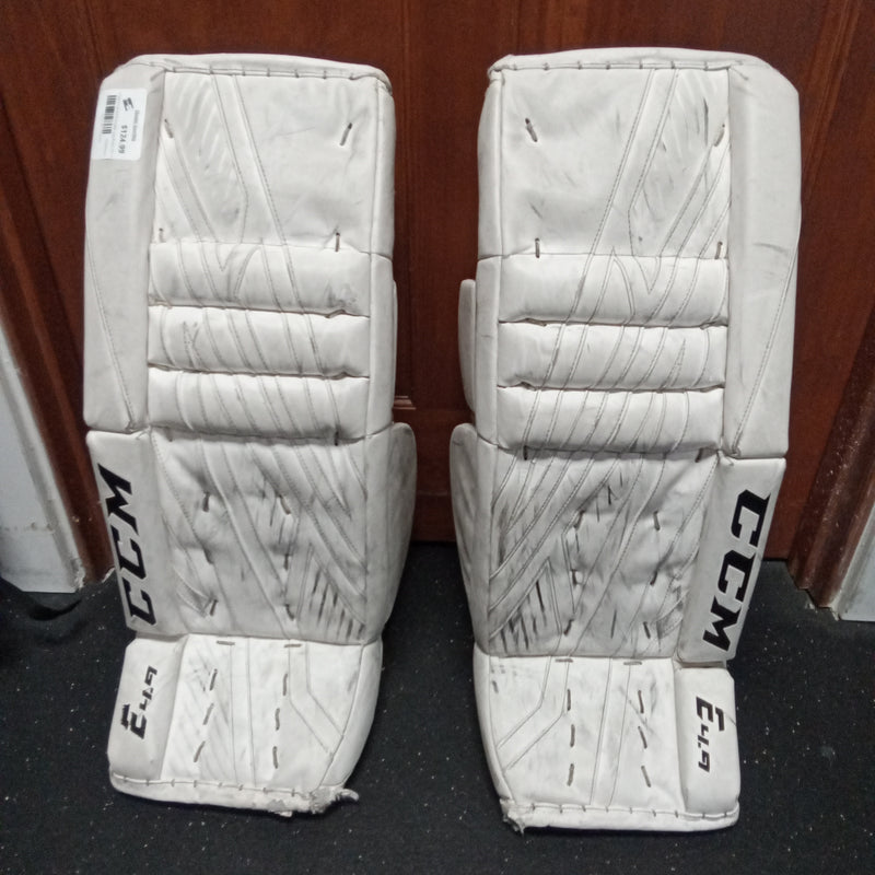 Load image into Gallery viewer, Used CCM E4.9 Goalie Leg Pads 29&quot;+1.
