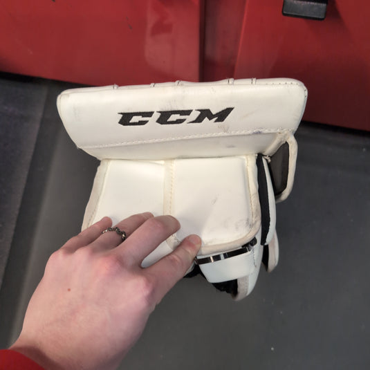 Used CCM Extreme Flex860 Goalie Blocker