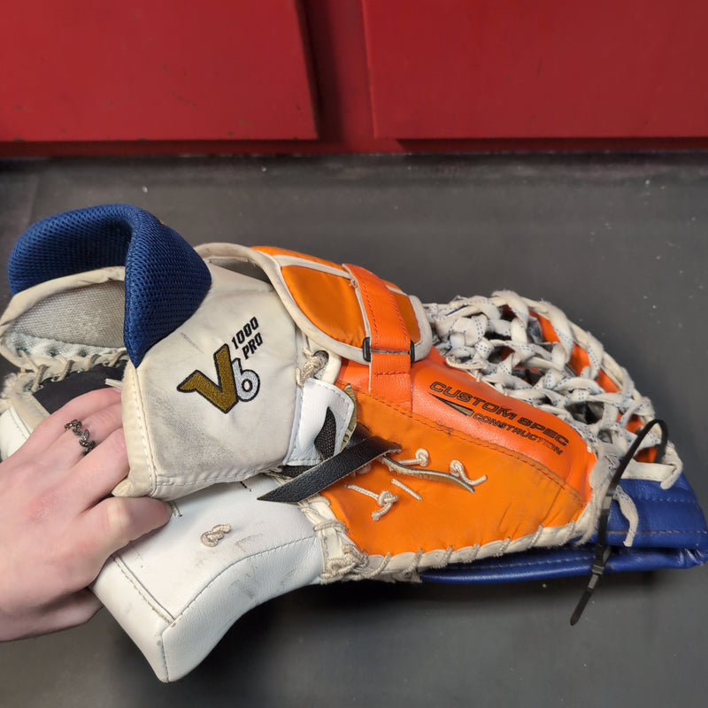 Load image into Gallery viewer, Used Vaughn Velocity V6 1000 Pro goalie glove
