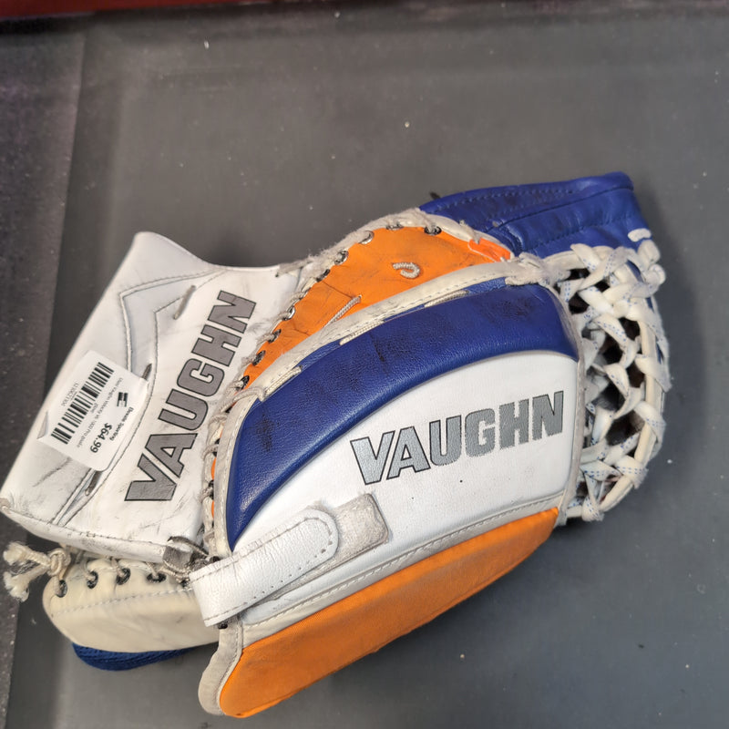 Load image into Gallery viewer, Used Vaughn Velocity V6 1000 Pro goalie glove
