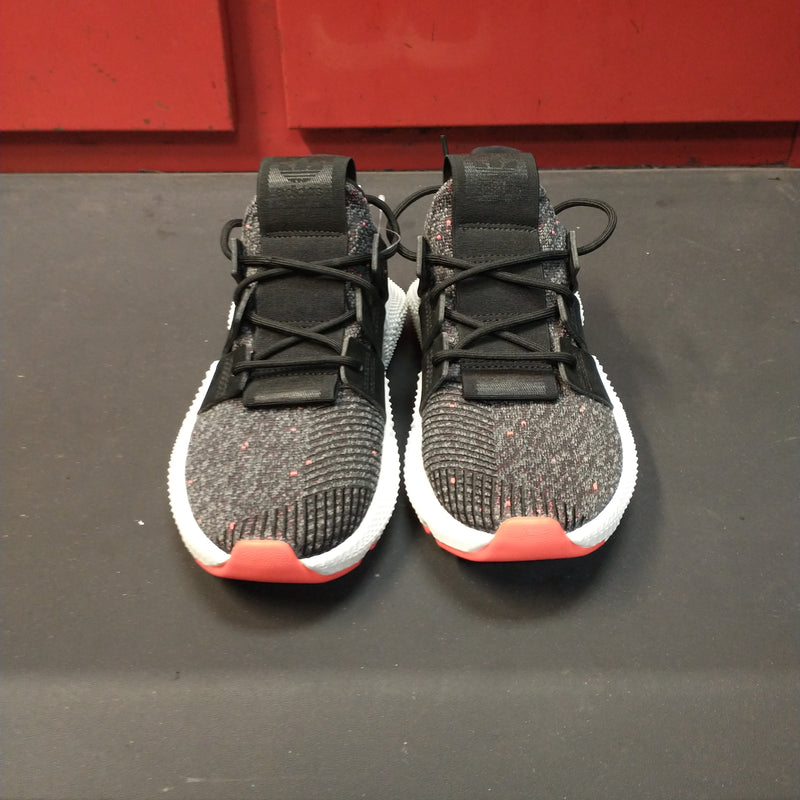 Load image into Gallery viewer, Adidas Prophere Size 6 Shoes
