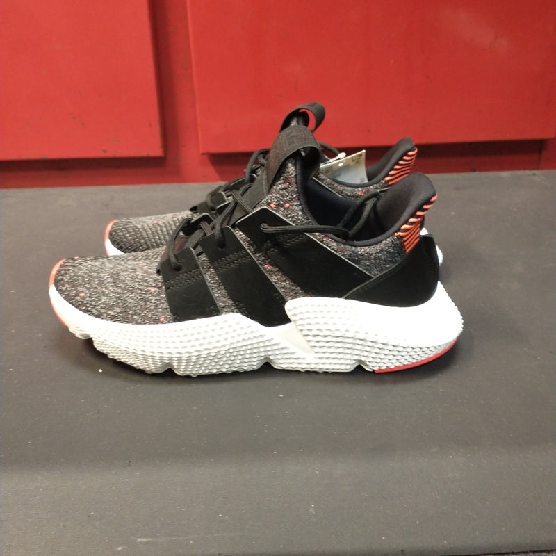 Load image into Gallery viewer, Adidas Prophere Size 6 Shoes

