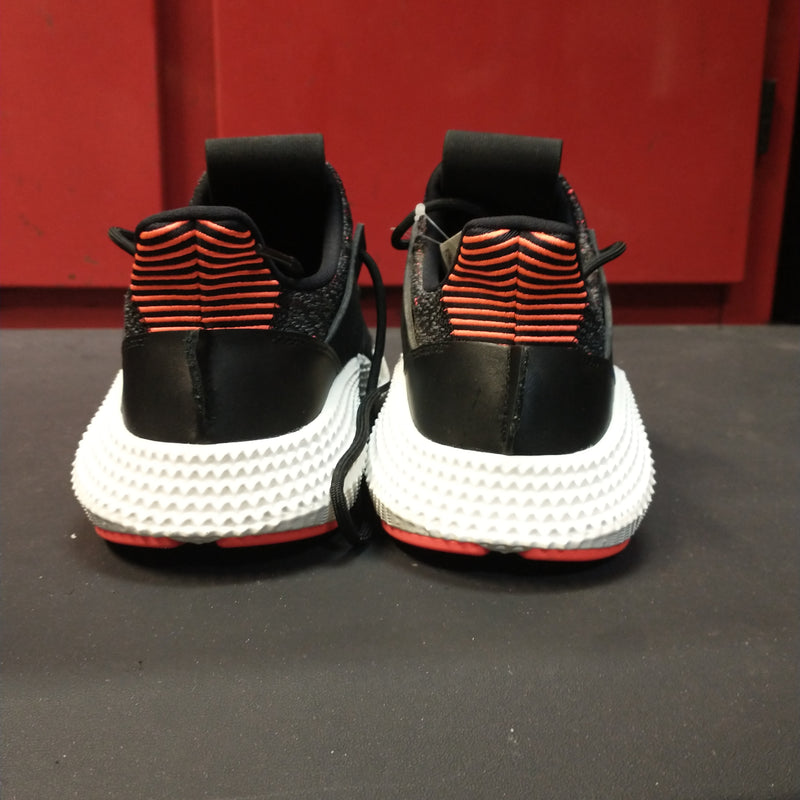 Load image into Gallery viewer, Adidas Prophere Size 6 Shoes
