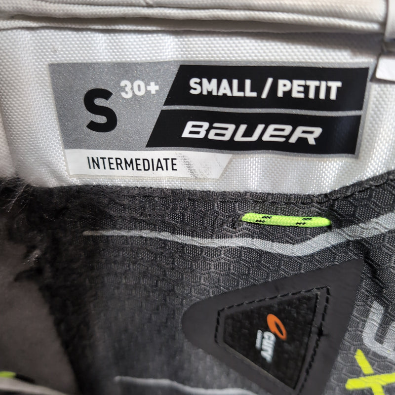 Load image into Gallery viewer, Used Bauer Vapor 3X Intermediate Size Small Hockey Goalie Leg Pads
