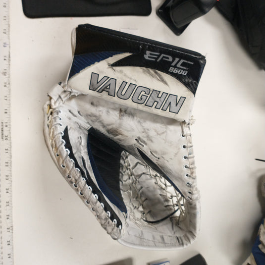 Used Vaughn epic 8600 Sr. Goalie glove Reg