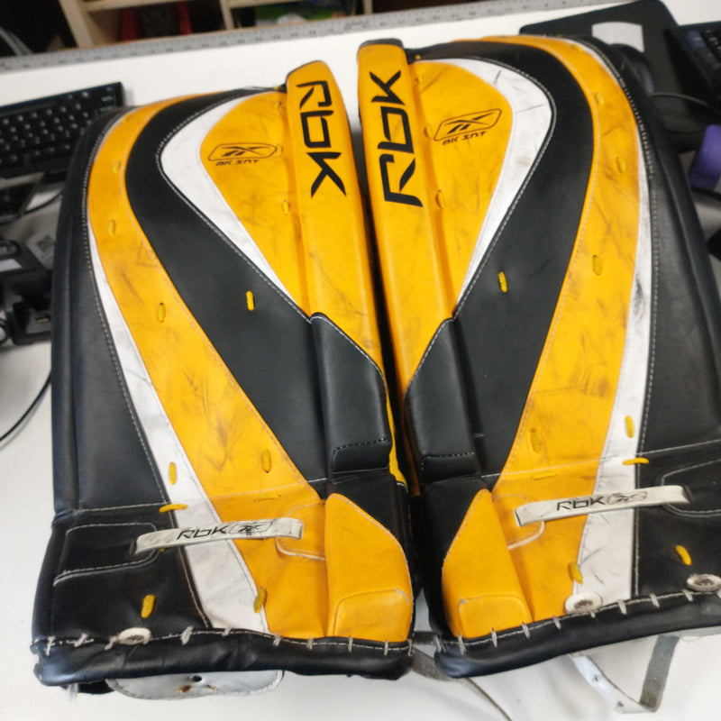 Load image into Gallery viewer, Used RBK 8K Int. Black/Yellow 29&quot; Goalie Leg Pads
