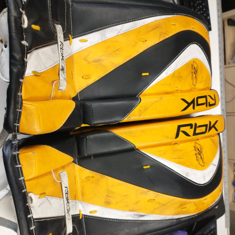 Load image into Gallery viewer, Used RBK 8K Int. Black/Yellow 29&quot; Goalie Leg Pads
