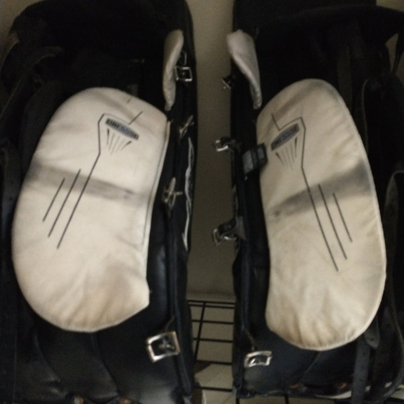 Load image into Gallery viewer, Used Bauer Nike Goalie Leg Pads SR. 34&quot;
