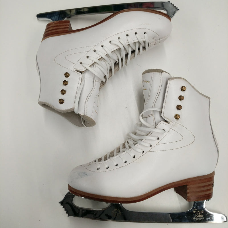 Load image into Gallery viewer, Used Jackson Premiere Size 6 Figure Skates
