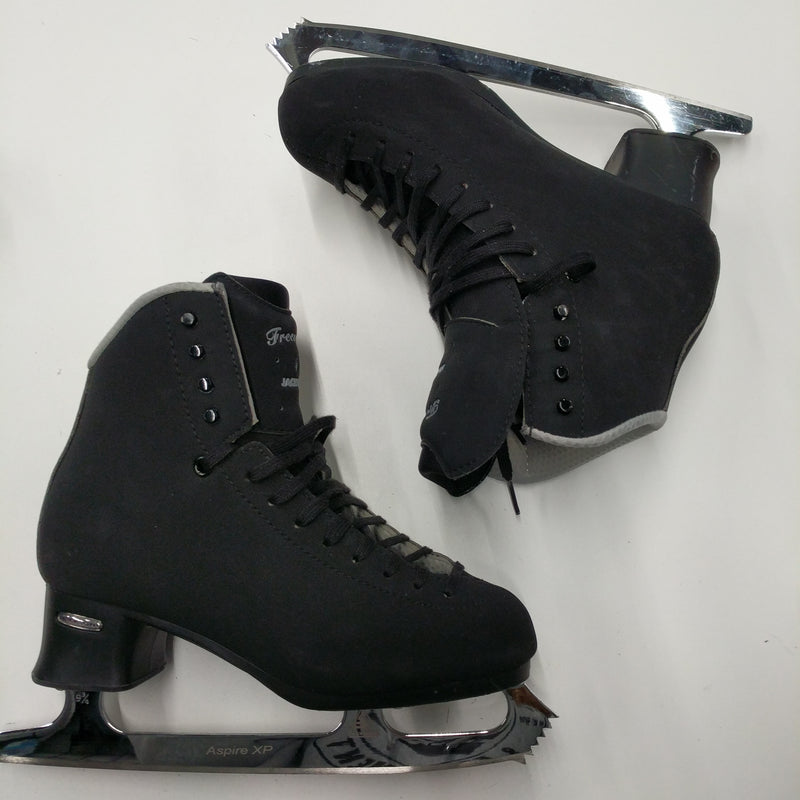 Load image into Gallery viewer, Slightly Used Jackson Freestyle Men&#39;s Figure Skates Size 5.5
