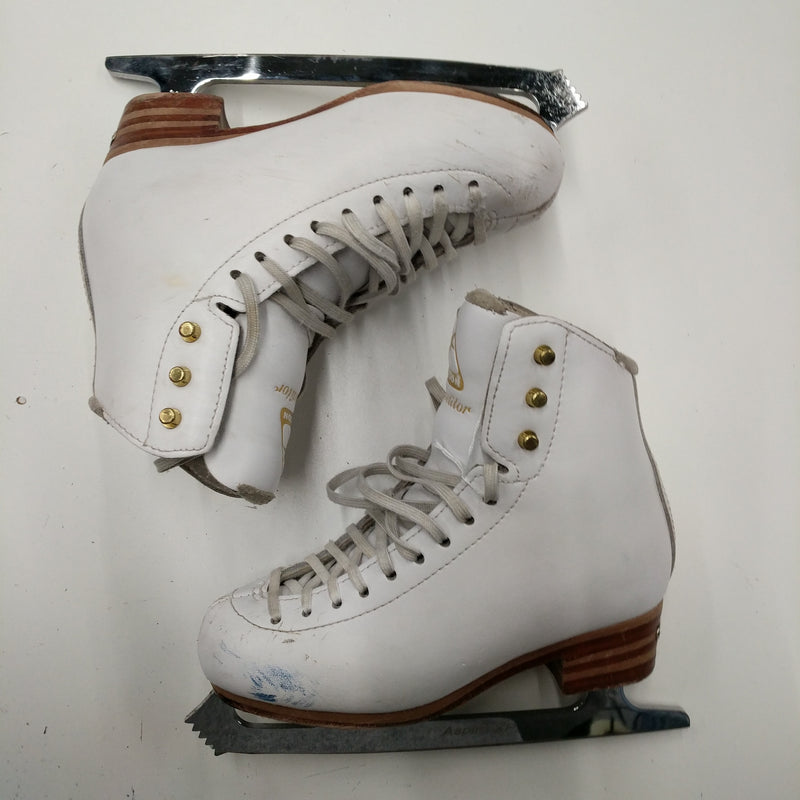 Load image into Gallery viewer, Used Jackson Competitor Size 1 C Figure Skates
