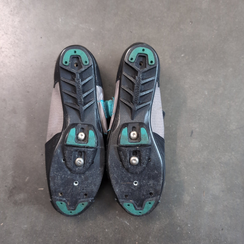 Load image into Gallery viewer, Used Specialized Biking Cleats (Size: US/7.5, EU/40)
