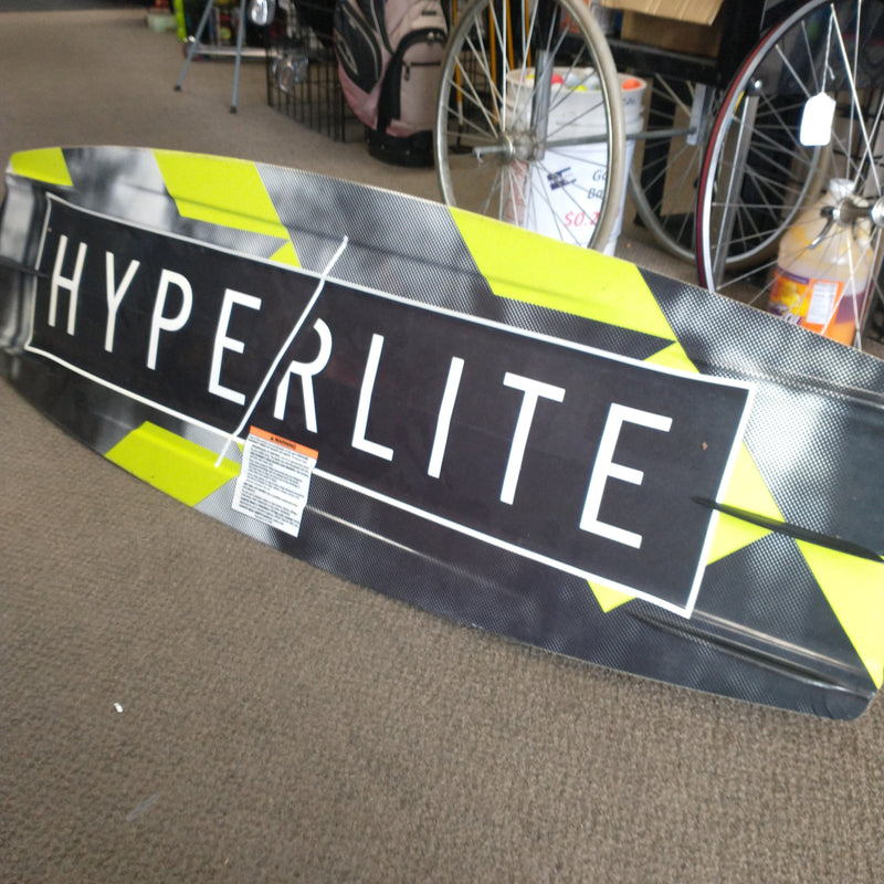 Load image into Gallery viewer, Used Hyperlite State Series 140 Wakeboard
