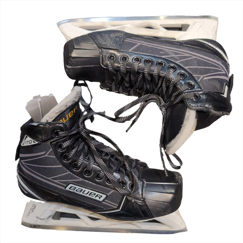 Load image into Gallery viewer, Used Bauer Supreme S170 JR 5.5D Goalie Skates
