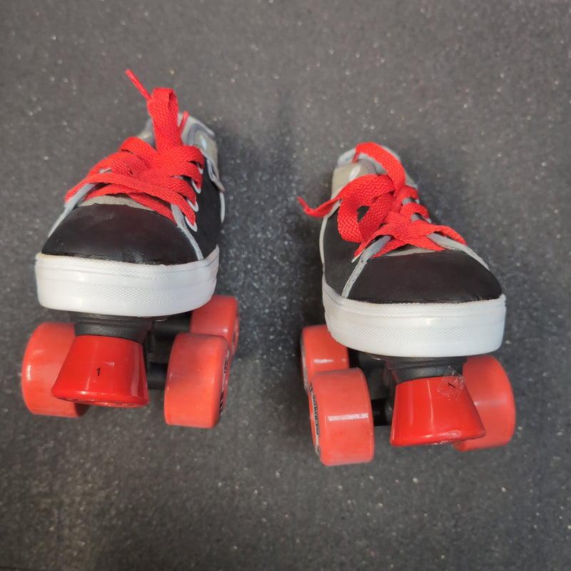 Load image into Gallery viewer, New Roller Derby Zinger G-Force 608ZB Boys size 1
