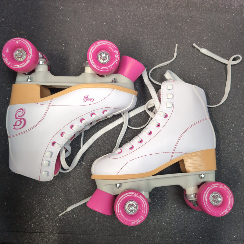 Load image into Gallery viewer, New Candi Grl Sabina White Silver 5 58mm Womens 5 Derby Skates Complete
