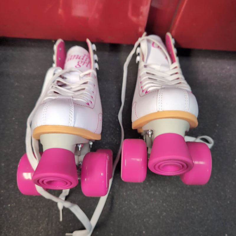 Load image into Gallery viewer, New Candi Grl Sabina White Silver 5 58mm Womens 5 Derby Skates Complete
