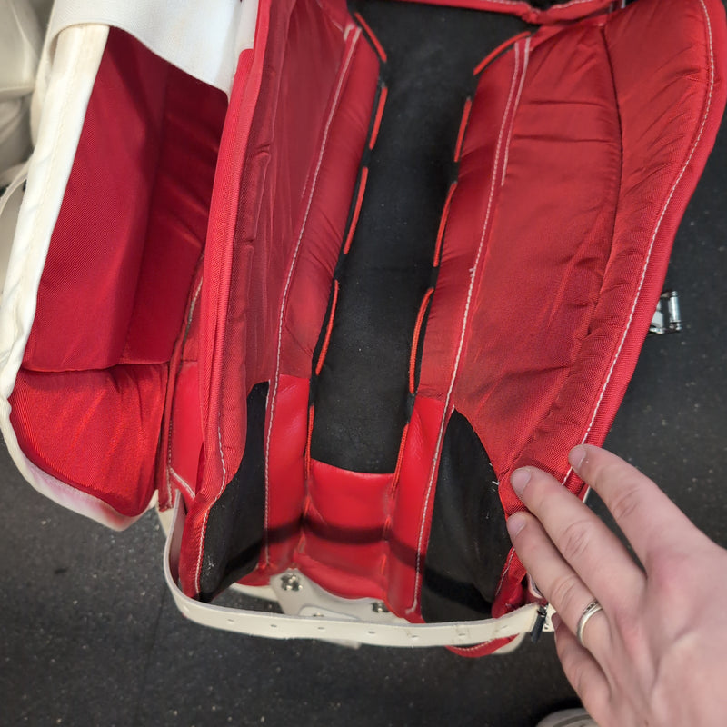 Load image into Gallery viewer, Used Reebok Premier XLT 35+1&quot; Goalie Leg Pads
