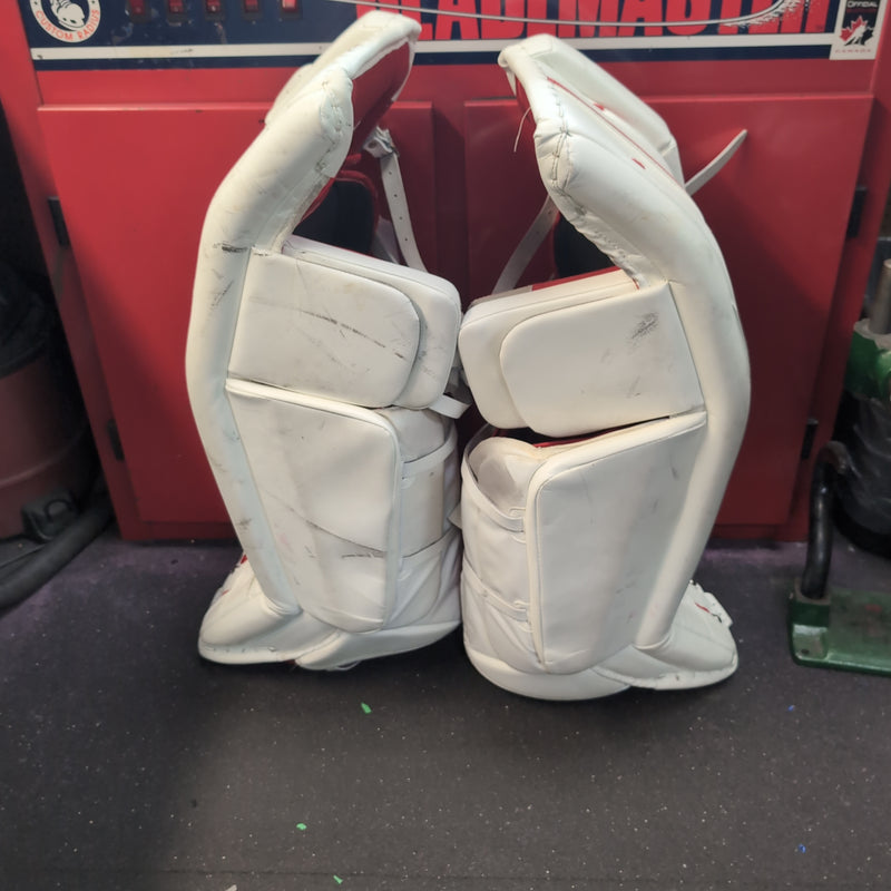 Load image into Gallery viewer, Used Reebok Premier XLT 35+1&quot; Goalie Leg Pads
