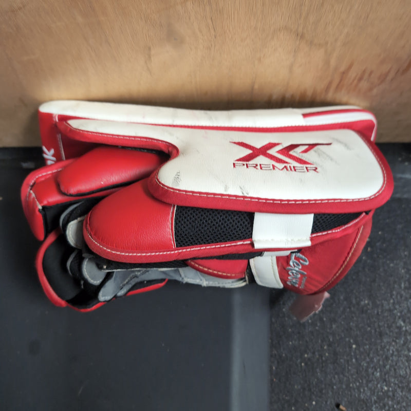 Load image into Gallery viewer, Used Reebok Premier XLT Regular Senior Hockey Goalie Blocker
