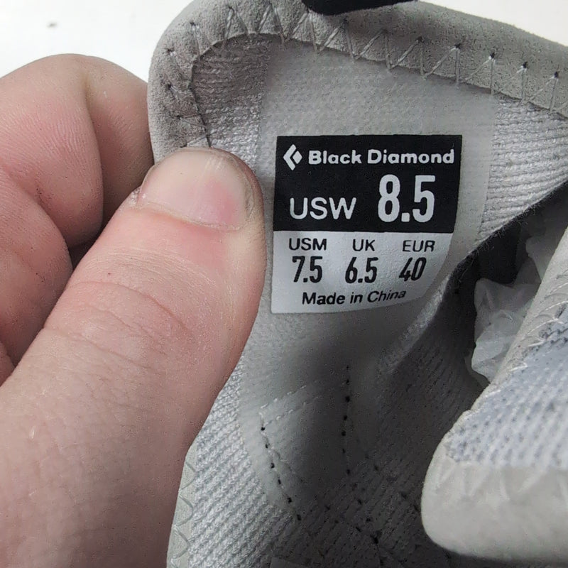 Load image into Gallery viewer, Black Diamond Momentum Women's Climbing Shoe Size 8.5
