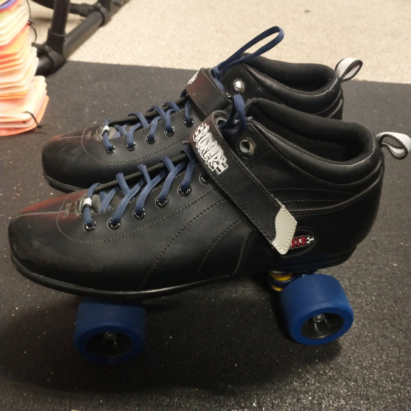 Load image into Gallery viewer, Sure-Grip International Boxer Black Mens Skate Size 12 Derby Skates Complete
