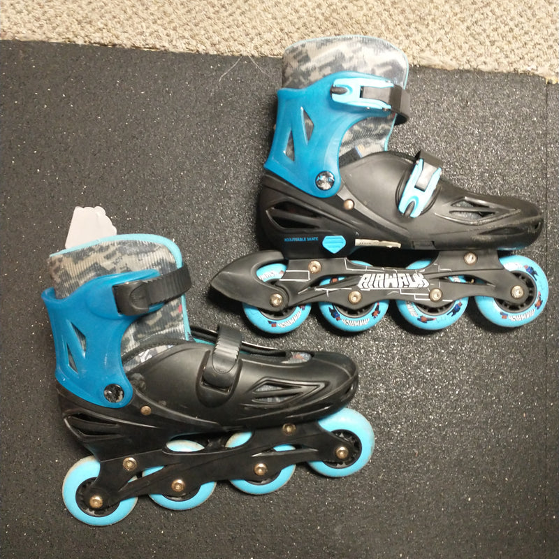 Load image into Gallery viewer, Used Airwalk Size 4-7 Inline Skates
