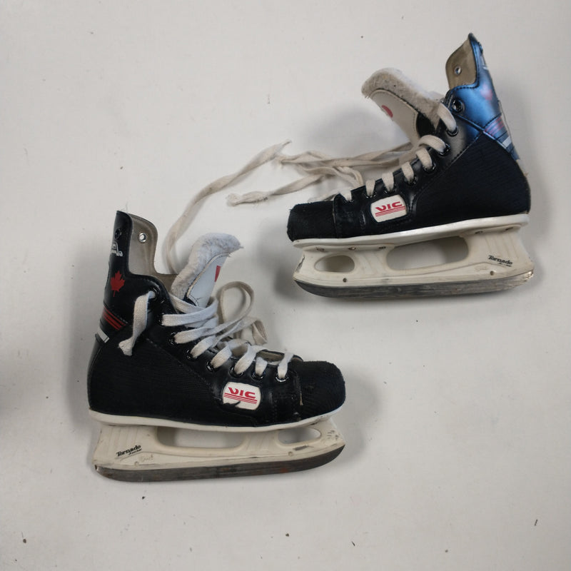 Load image into Gallery viewer, Used Vic Junior Size 1 Hockey Skates
