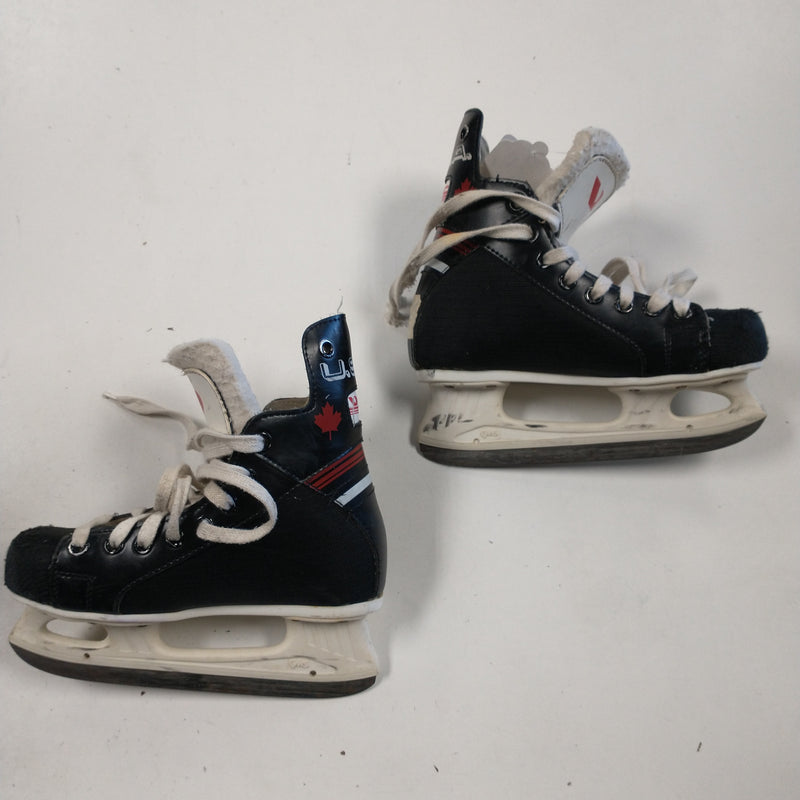 Load image into Gallery viewer, Used Vic Junior Size 1 Hockey Skates
