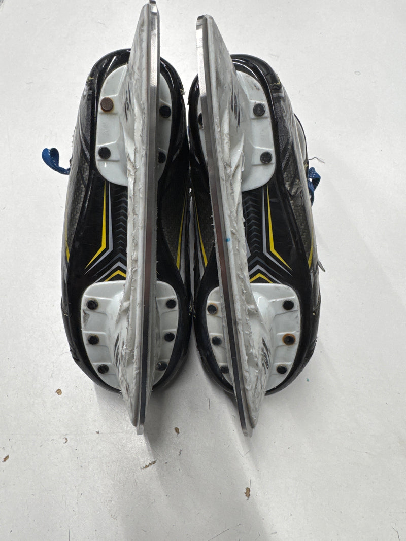 Load image into Gallery viewer, Used CCM Super Tacks AS1 Youth Size 13.5 Hockey Skates
