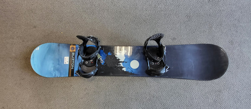Load image into Gallery viewer, Used Burton Cruzer 164cm Snowboard W/Salomon Classic Bindings
