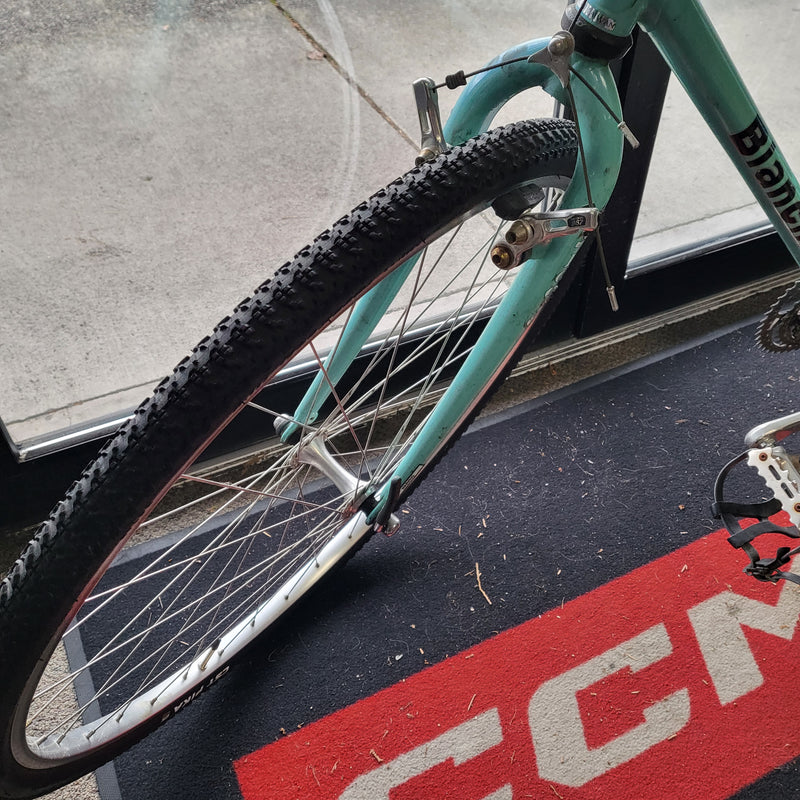 Load image into Gallery viewer, Bianchi Project 7 Bike

