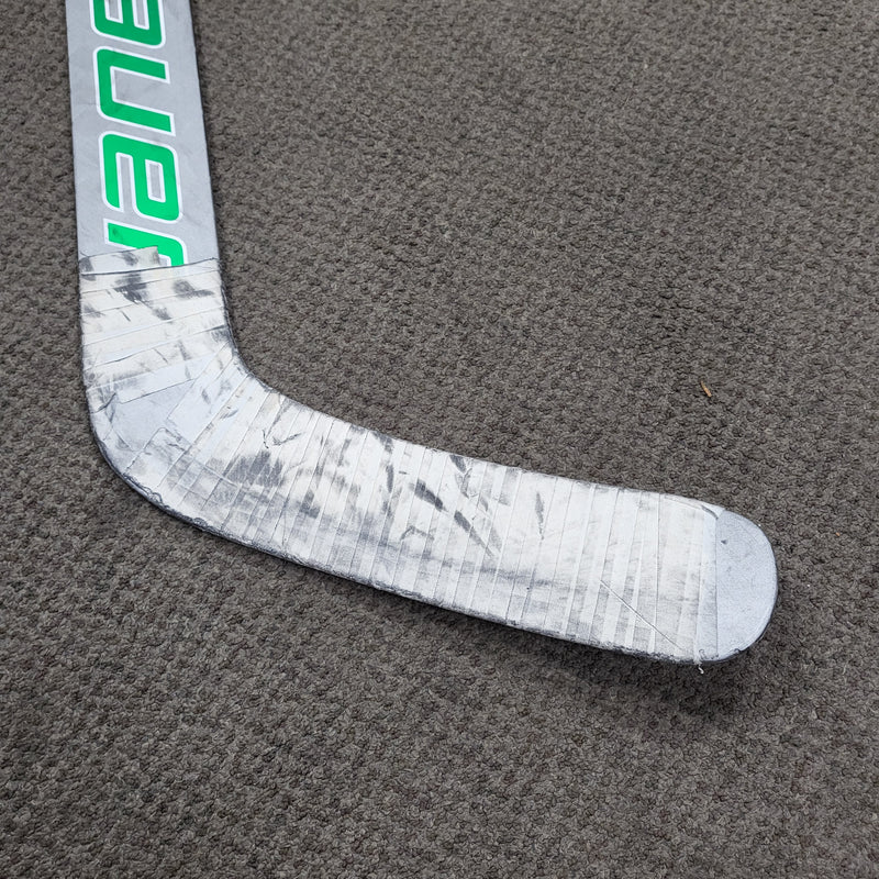 Load image into Gallery viewer, Used Bauer Vapor Hyperlite 2 P31 25" Goalie Stick
