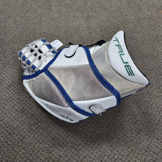 Used True Catalyst PX3 Sr. Goalie Glove
