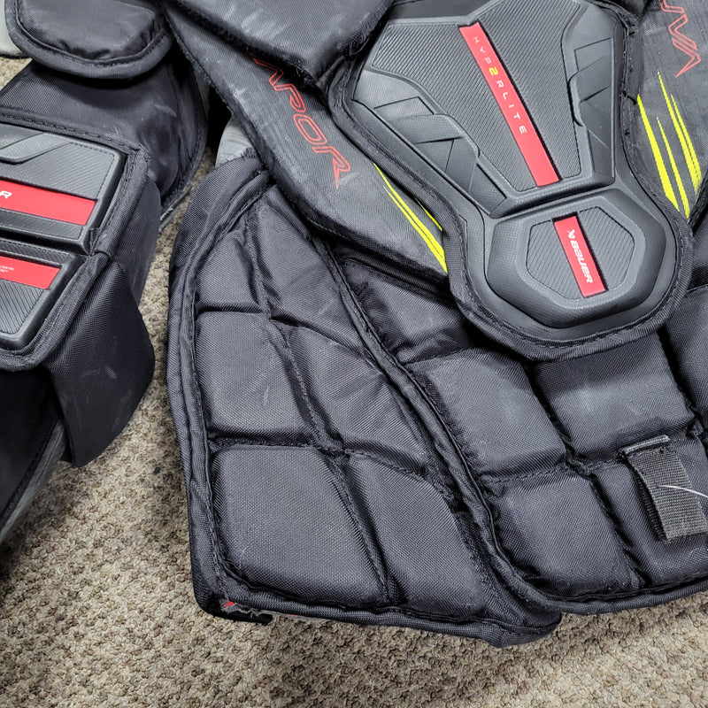 Load image into Gallery viewer, Used Bauer Vapor Hyperlite 2 Sr Small Goalie Chest Protector
