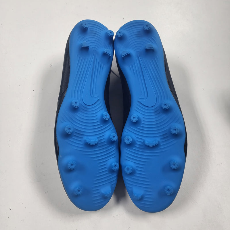 Load image into Gallery viewer, *Used Like New* Nike Tiempo Legend 8 Club Soccer Cleats
