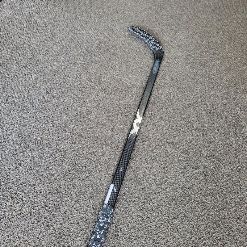 Load image into Gallery viewer, Used Bauer Vapor XX Hockey Stick Right Handed
