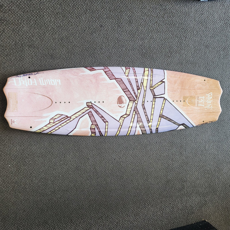 Load image into Gallery viewer, Liquid Force Subjekt 137 wakeboard w/o bindings
