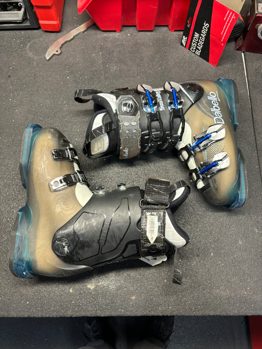 Used Dalbello Sun Valley River Run 235-277mm Ski Boots