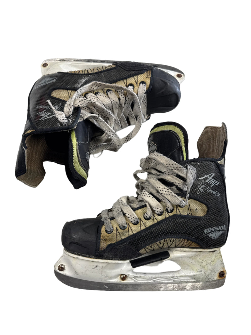 Load image into Gallery viewer, Used Mission Amp Flyweight Hockey Skates, SR 8.5

